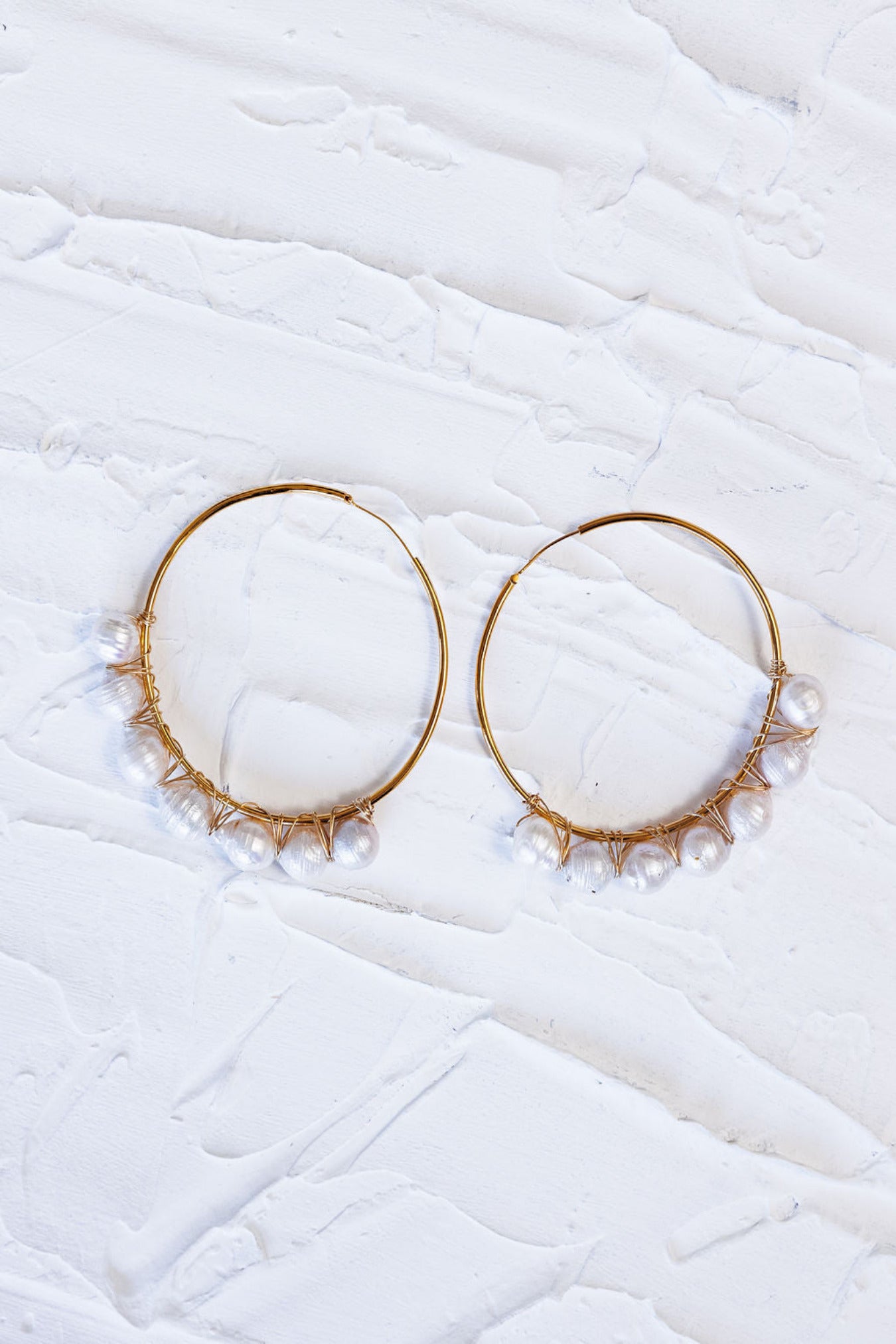 ABUNDANCE HOOPS IN GOLD